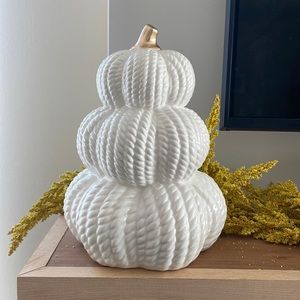 Ceramic pumpkin- white